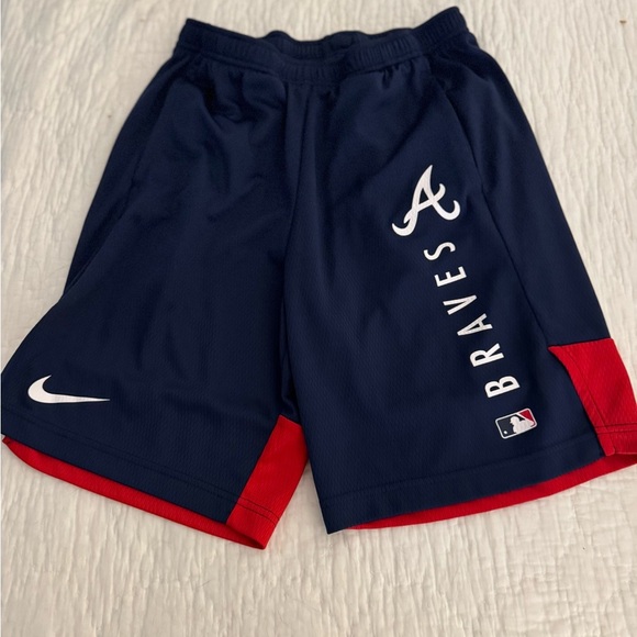 Atlanta Braves Nike Dri-Fit Shorts Size Small - Picture 1 of 7